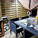 Les Trois Palmiers - Jardin Privatifs Les Breviaires